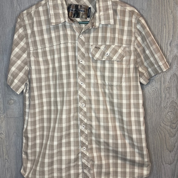 Realtree Other - Realtree SS Button Down Shirt Size Medium